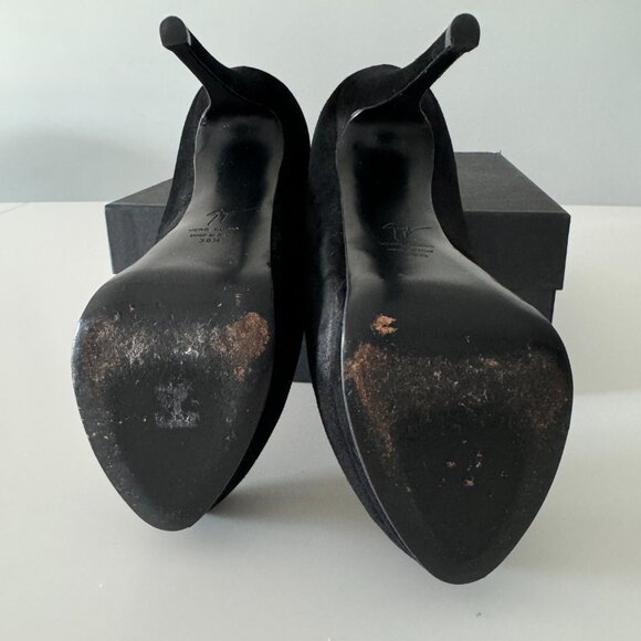 GIUSEPPE ZANOTTI Eva Black Suede Pumps, size 38.5 - Picture 8 of 17